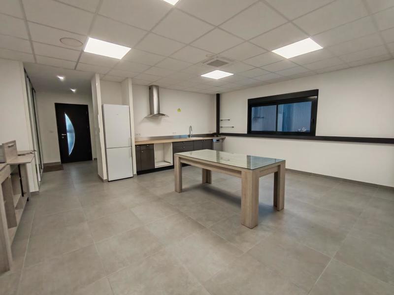 Bureau - 110 m² - 4 pièces