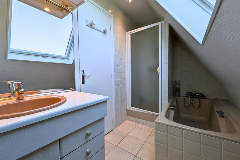 Maison - 198 m² - 10 pièces