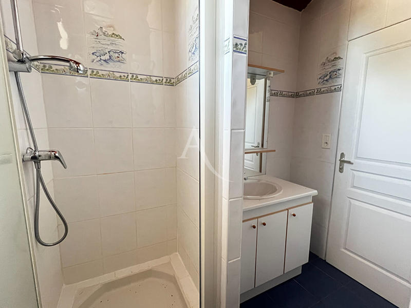 Maison - 200 m² - 9 pièces