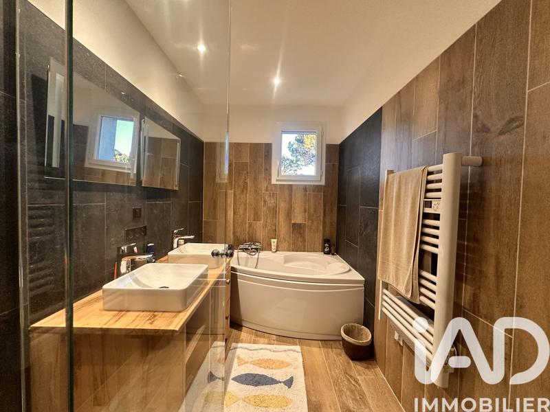 Maison - 320 m² - 13 pièces