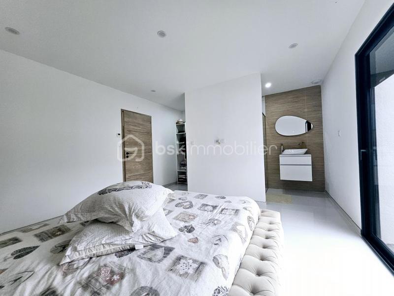 Maison - 137 m² - 5 pièces