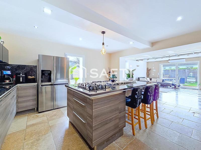 Maison - 141 m² - 5 pièces