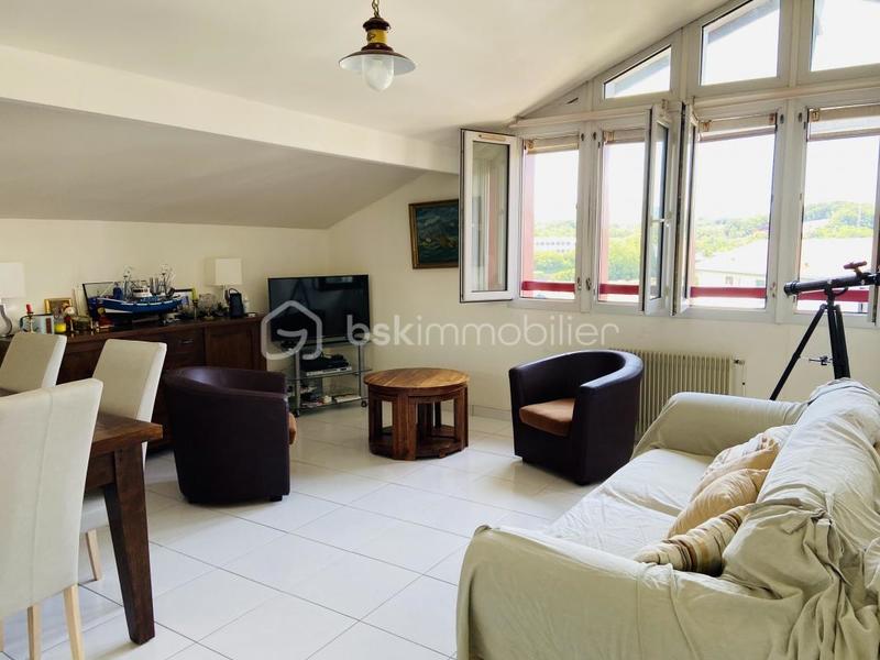 Appartement - 77 m² - 3 pièces