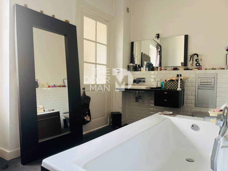 Maison de ville - 317 m² - 10 pièces