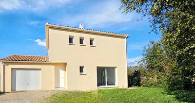 Maison - 99 m² - 4 pièces