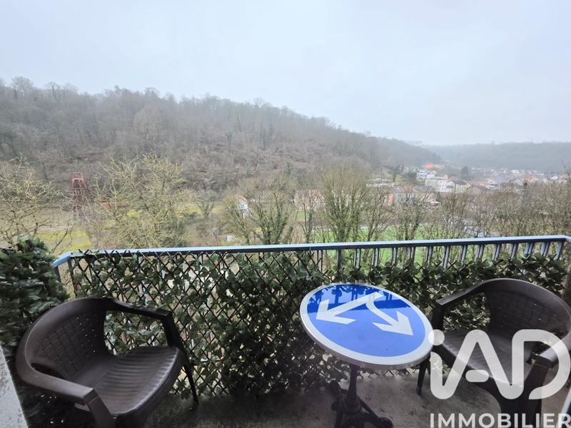 Appartement - 90 m² - 4 pièces