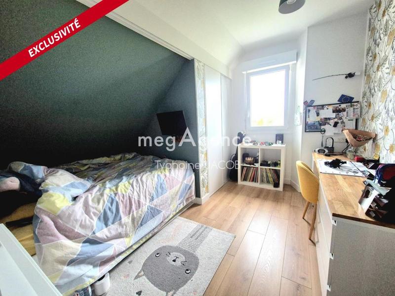 Maison traditionnelle - 176 m² - 8 pièces