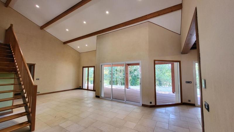 Maison - 161 m² - 8 pièces