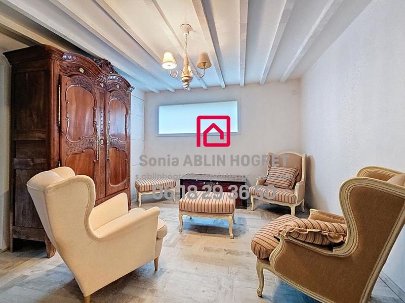 Maison - 220 m² - 5 pièces