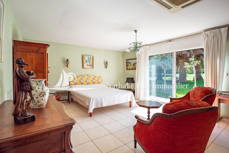 Maison - 256 m² - 7 pièces