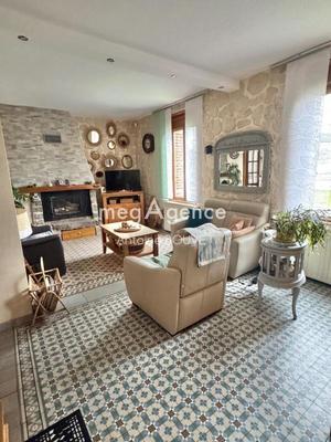 Maison - 186 m² - 7 pièces