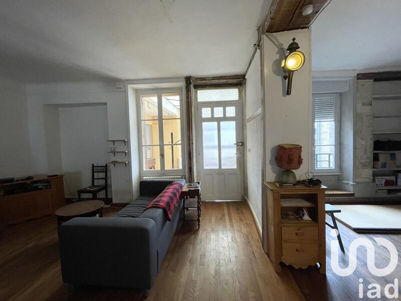 Maison - 240 m² - 9 pièces