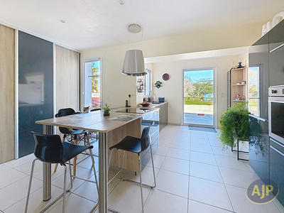 Maison - 163 m² - 6 pièces