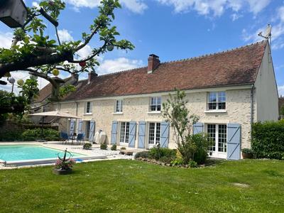 Maison - 204 m² - 6 pièces