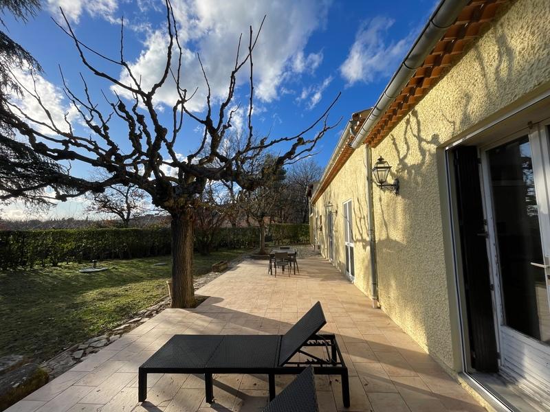 Maison - 165 m² - 6 pièces