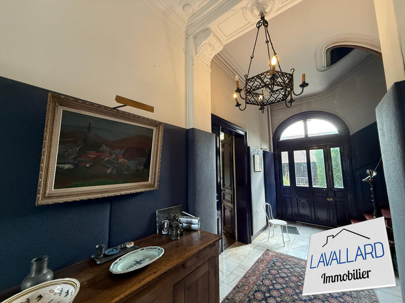 Maison - 290 m² - 8 pièces