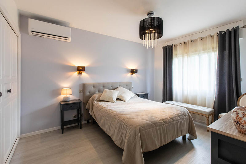 Maison - 199 m² - 8 pièces