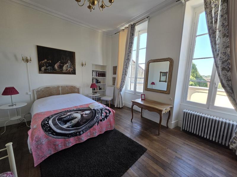 Maison - 303 m² - 7 pièces