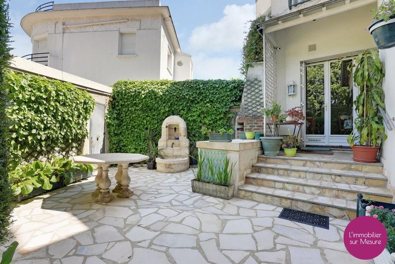 Appartement - 165 m² - 6 pièces