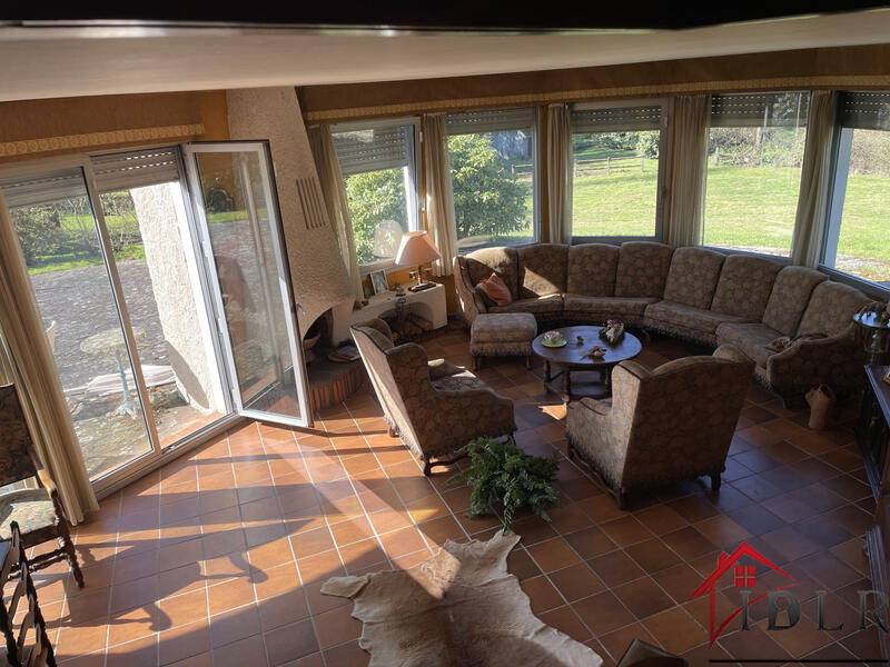 Maison - 220 m² - 7 pièces