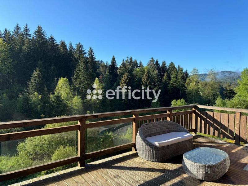 Maison - 330 m² - 10 pièces