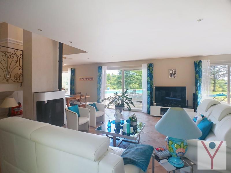 Maison - 258 m² - 7 pièces