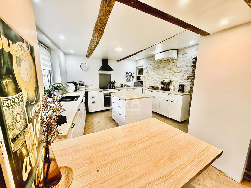 Maison - 196 m² - 5 pièces