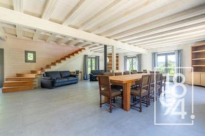 Maison - 227 m² - 5 pièces