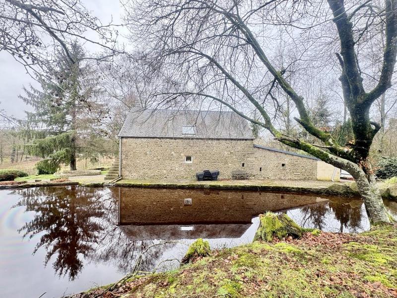 Maison - 245 m² - 40 pièces