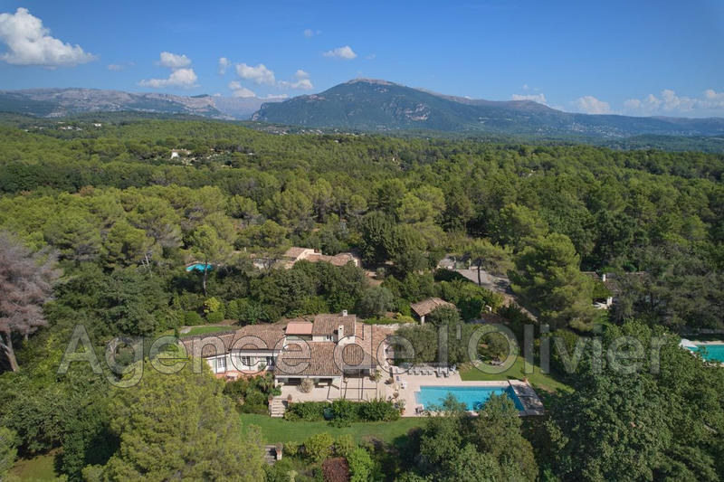 Villa - 276 m² - 10 pièces