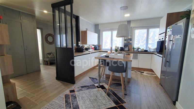 Maison - 151 m² - 6 pièces