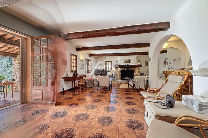 Propriété - 400 m² - 9 pièces