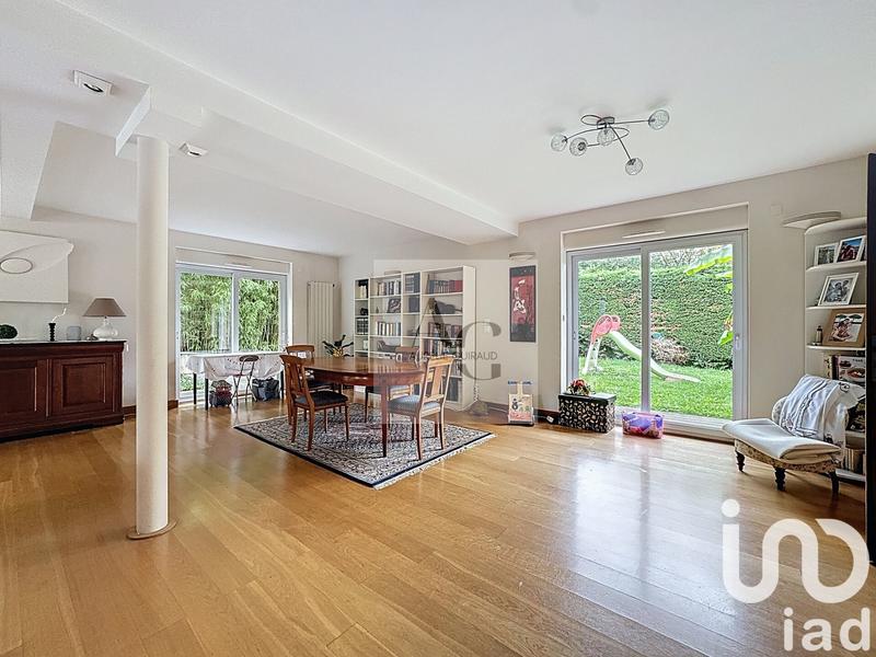 Maison - 231 m² - 7 pièces