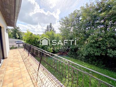 Maison - 192 m² - 9 pièces