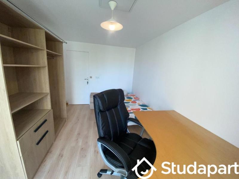 Chambre - 11 m² - 1 pièce