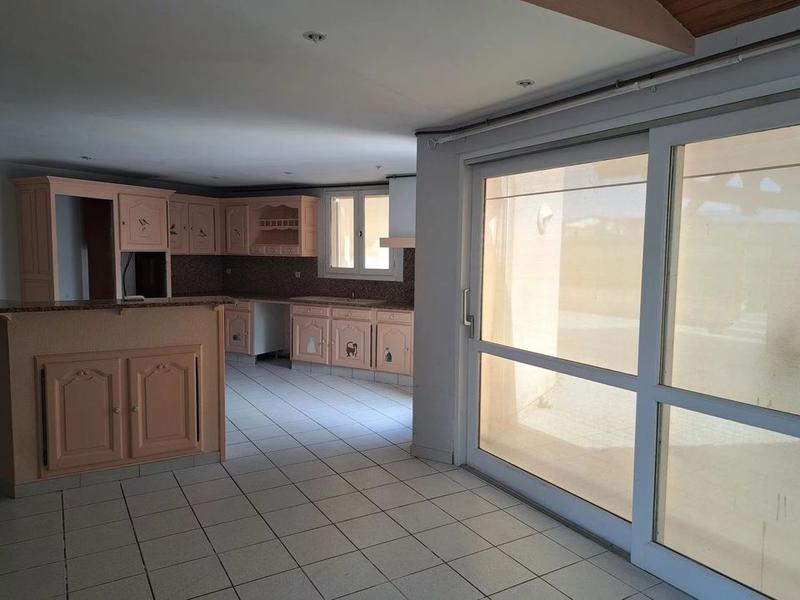 Maison - 200 m² - 8 pièces