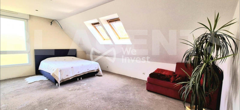 Maison - 222 m² - 8 pièces