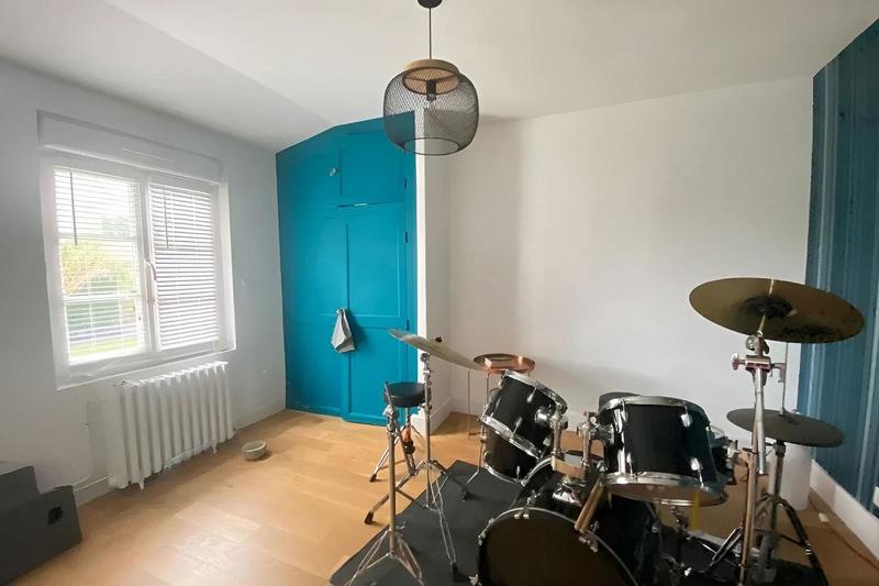 Demeure - 234 m² - 10 pièces