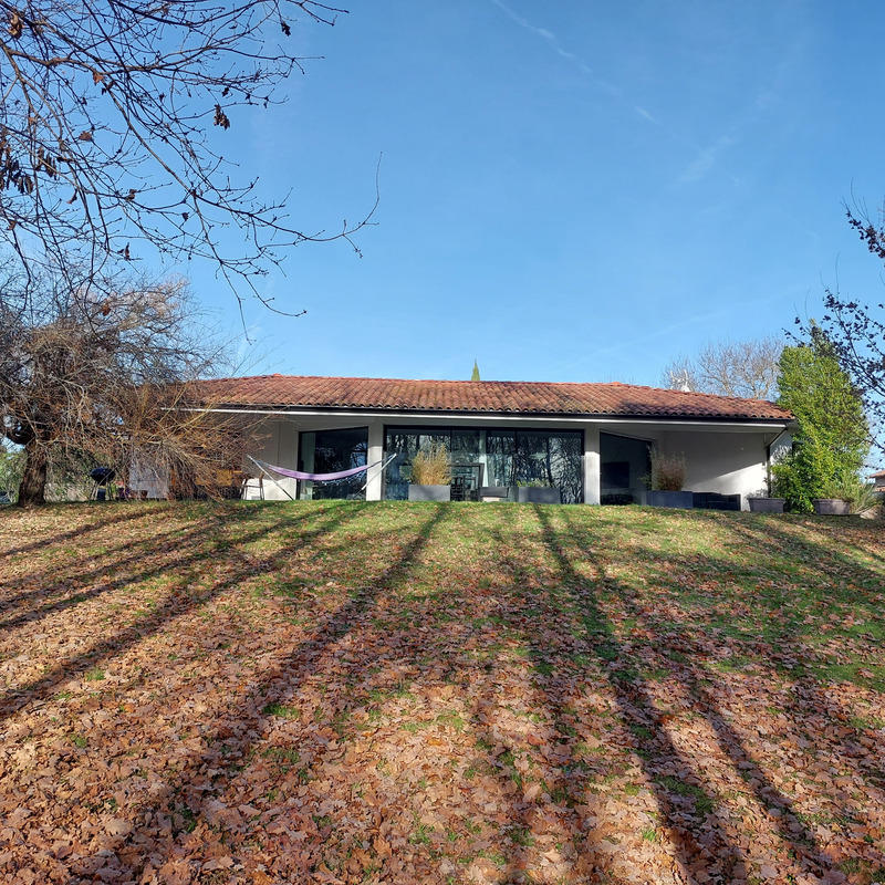 Maison - 216 m² - 7 pièces