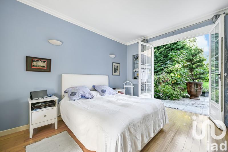 Maison - 250 m² - 10 pièces