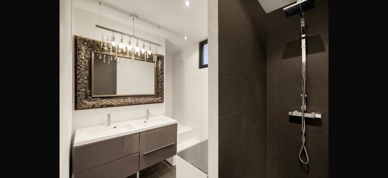 Maison - 213 m² - 6 pièces