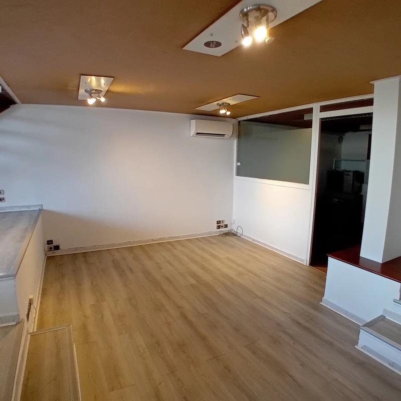 Local commercial - 111 m² - 4 pièces