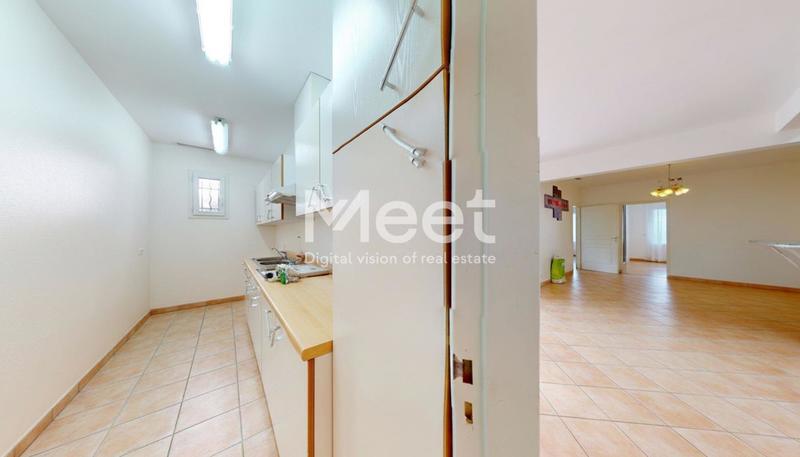 Maison - 300 m² - 8 pièces