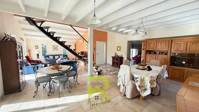 Villa - 220 m² - 7 pièces