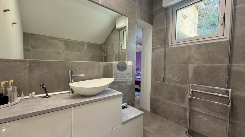 Maison - 169 m² - 8 pièces