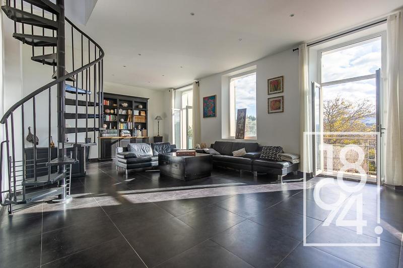 Propriété - 160 m² - 6 pièces