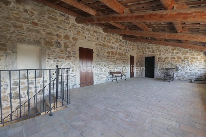 Mas - 250 m² - 14 pièces