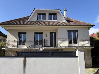 Maison - 135 m² - 6 pièces
