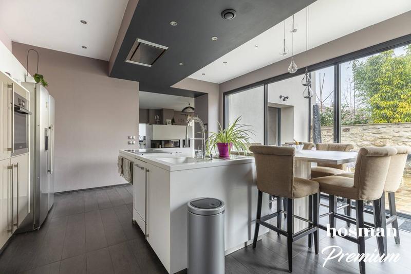 Maison - 290 m² - 6 pièces