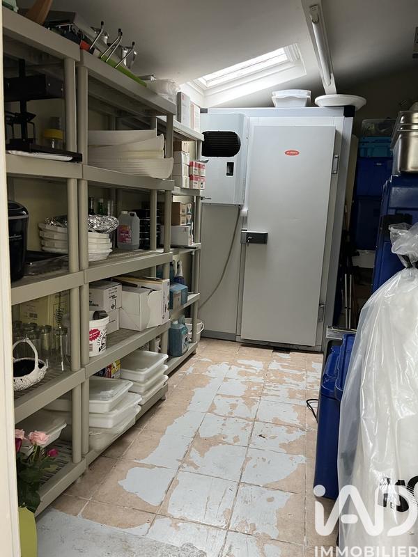 Maison - 325 m² - 13 pièces